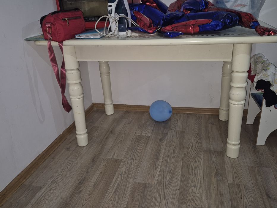 Стол кухонный продается