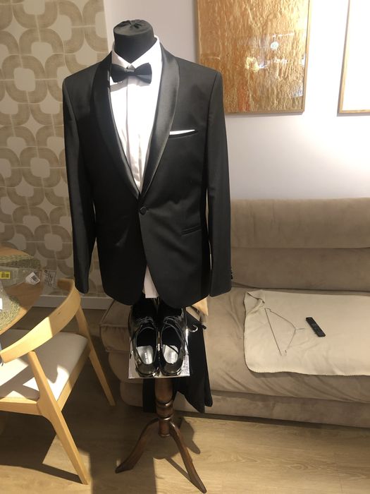 Costum Hugo Boss (smoking/mire) marime 52 Long