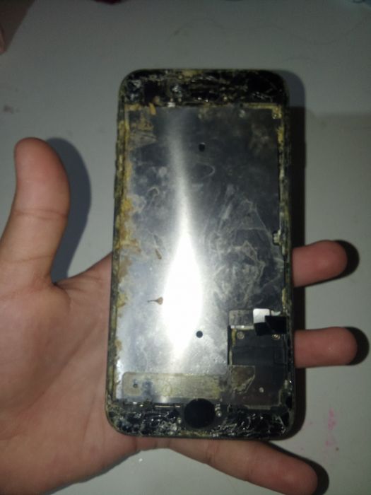 Айфон на запчасти