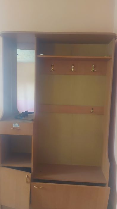 Продам прихожий шкаф