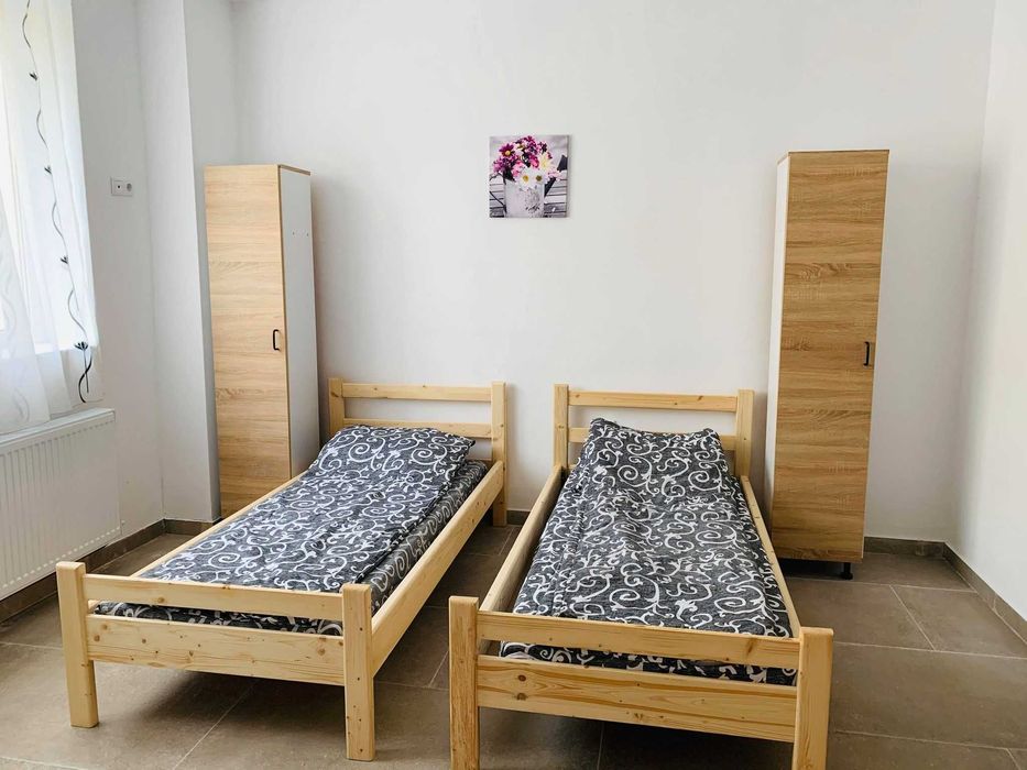 Cazare Muncitori Medias de la 50de  persoana pe zi