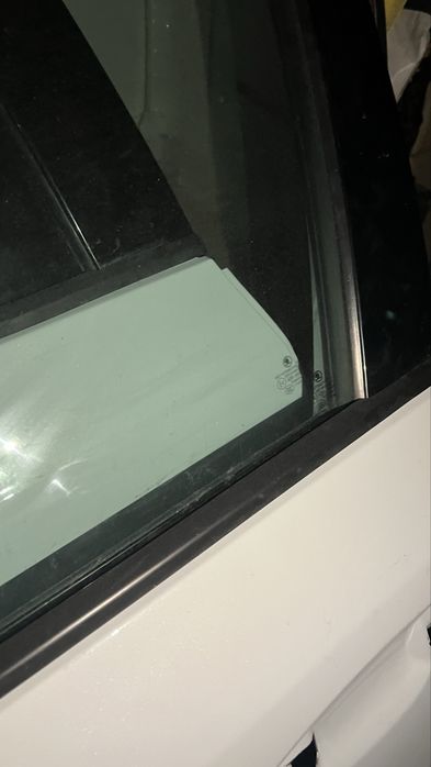 Продам двери оригинал skoda octavia