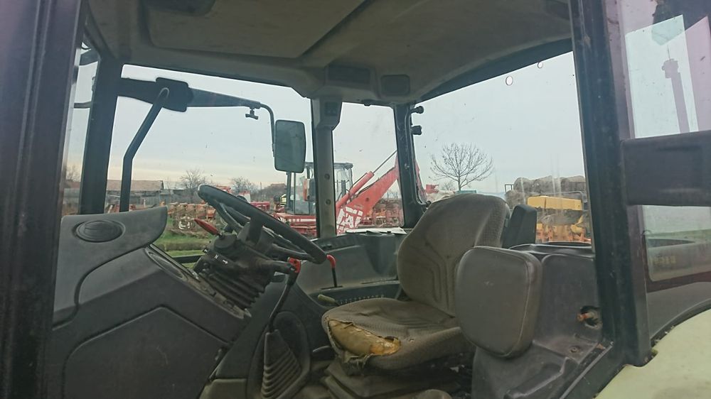 Tractor cu încărcător Claas Celtis 446