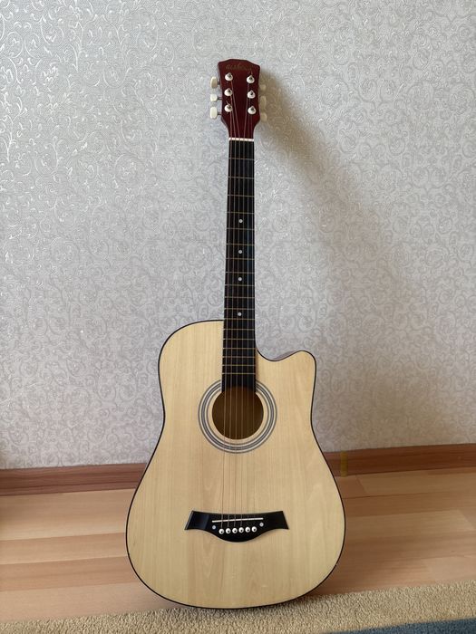 Гитара маленькая