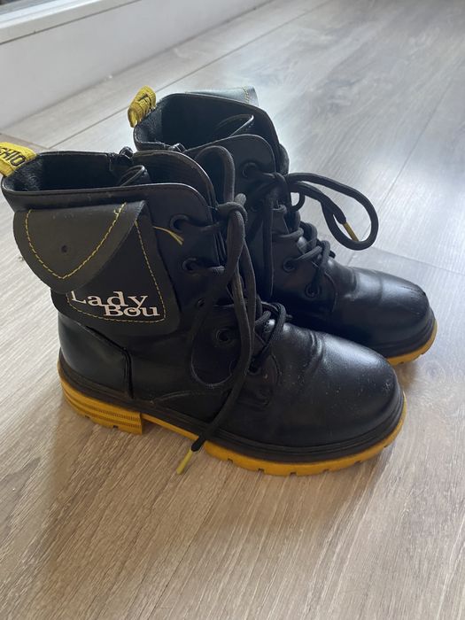 Продам детскую обувь