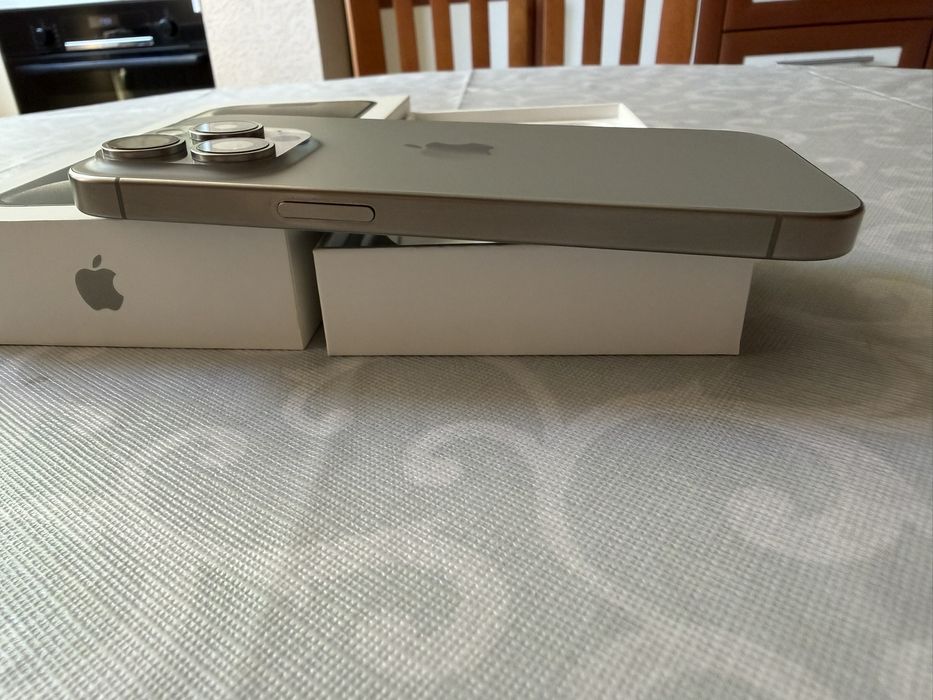 iPhone 15 Pro -Titanium