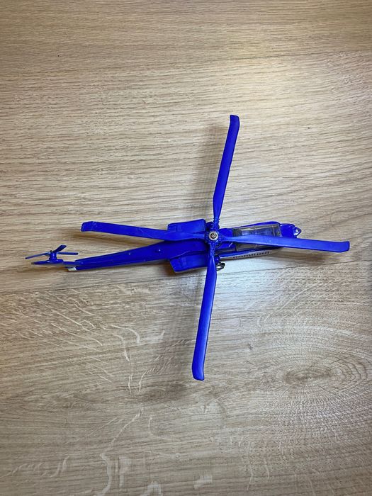 Игрушка вертолет