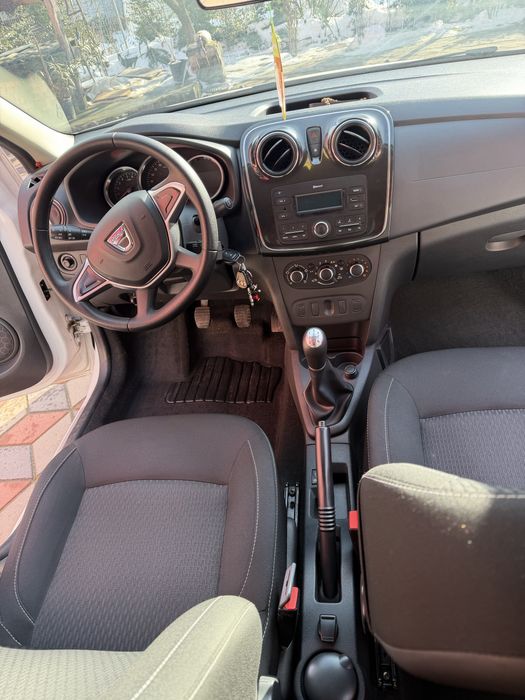 Vând Dacia logan 97.000km