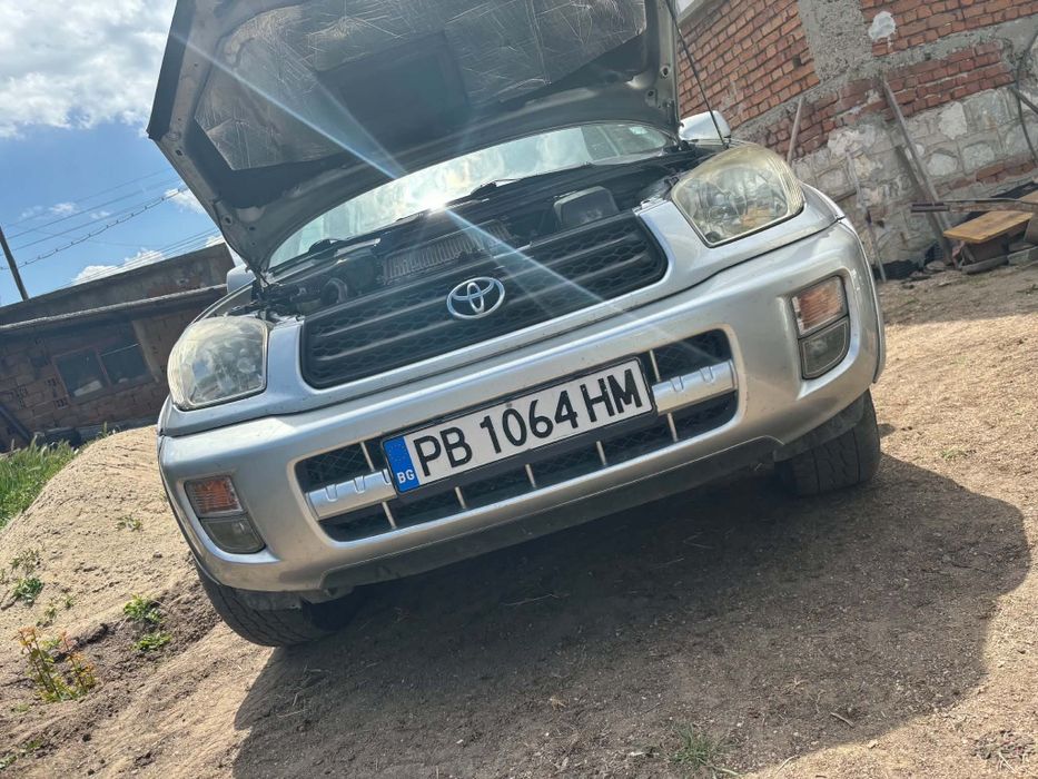 Toyota RAV4 2.0 D4D – На части или цяла