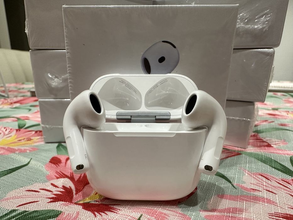 Airpods 4 ANC Чисто нови!