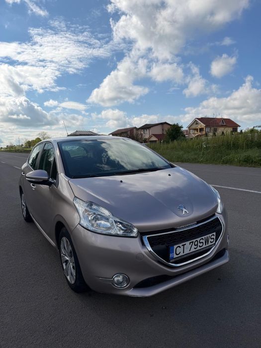 Autoturism Peugeot 208 in stare foarte buna