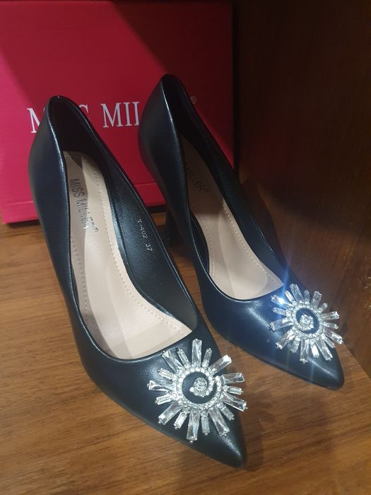 Продам НОВЫЕ туфли 37 р-ра