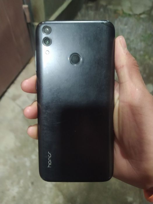 Honor 8s srochna narxi 300000 so'm