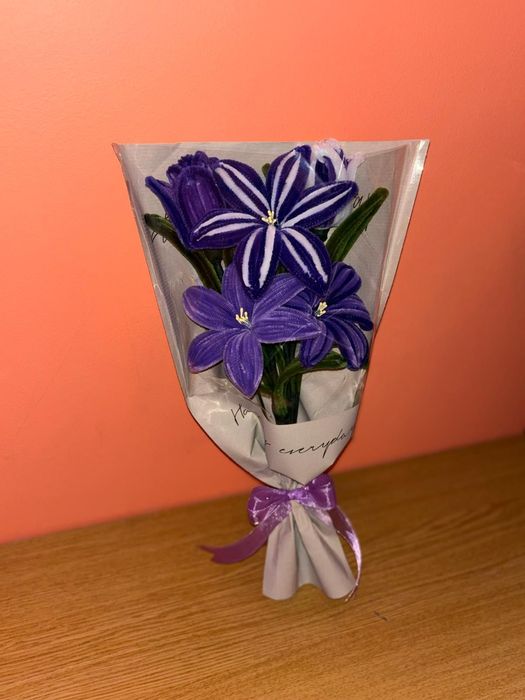 Flori din sarma plusata