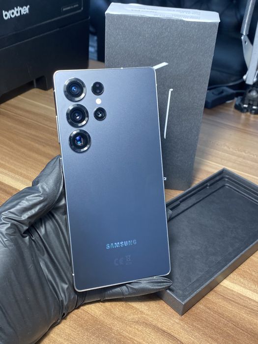 Samsung Galaxy s25 ultra • 512 GB • Titanium Black