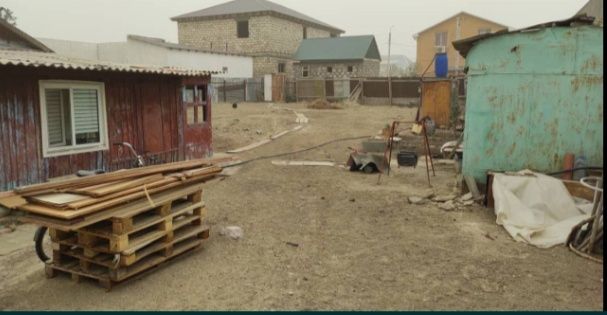 Земельный участок в городе.