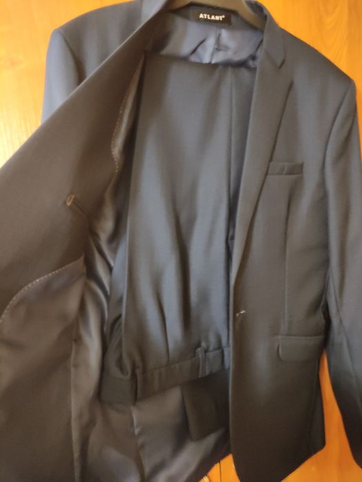 Продам костюм в идеальном состоянии