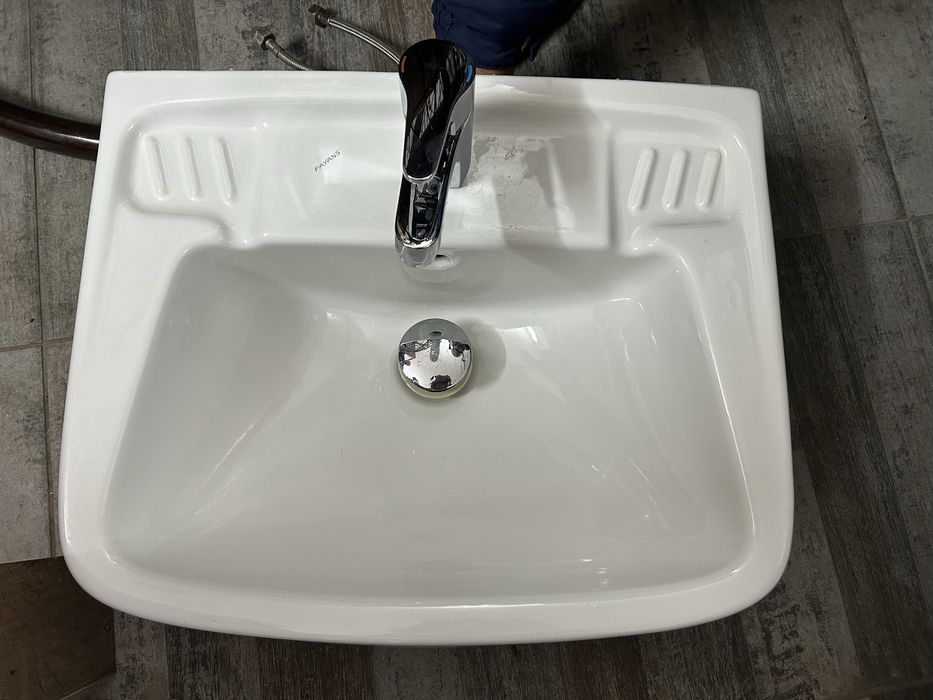 Комплект за баня - мивка, смесител и сифон