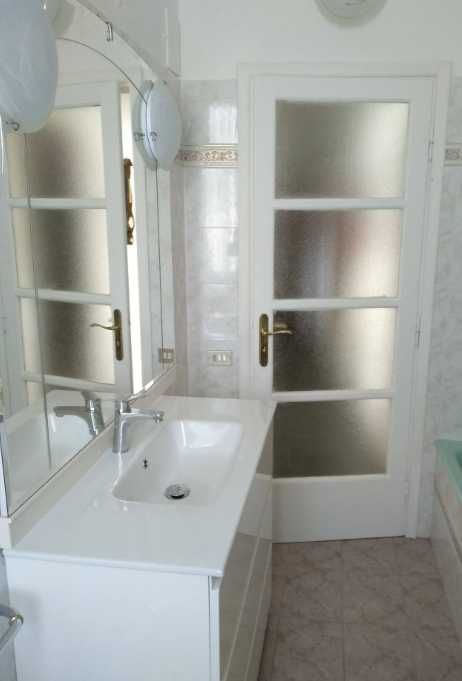 Дава се под наем Тристаен апартамент в Пловдив, Център - 81 кв.м за 280.5 € - Снимка #2