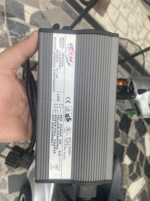 Carucior electric persoane cu dezabilitati