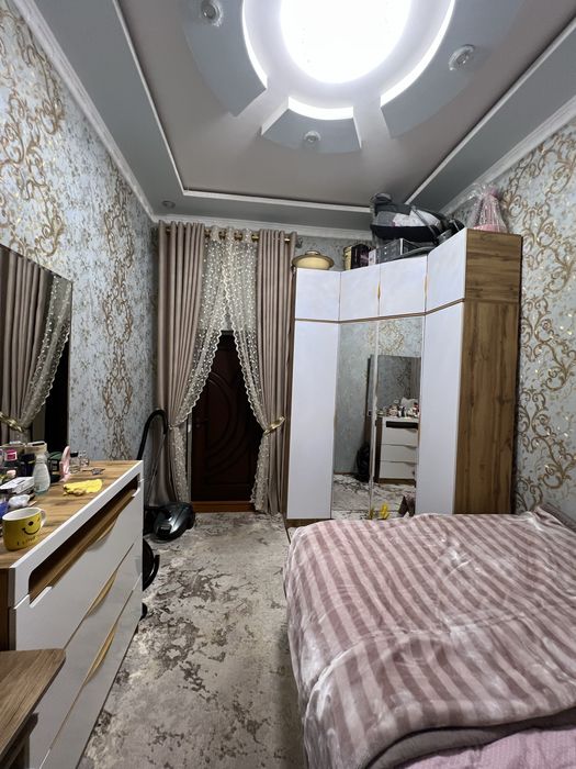 Продается 3 комнатная квартира  1 этаж  2 этажного дома