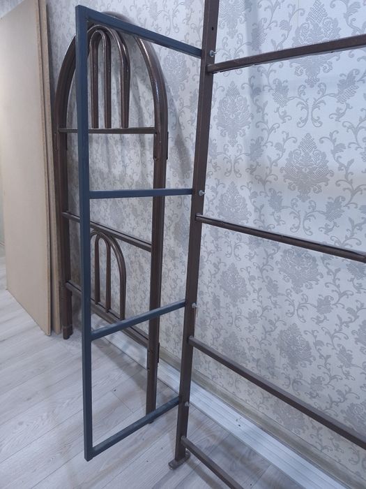 Двухъярусная кровать