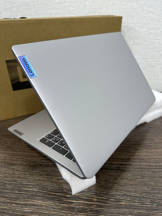 офисный ноутбук  Lenovo IdeaPad 1, для iT и интернета