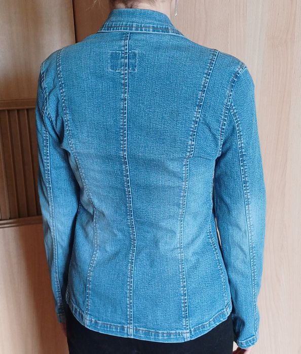 Джинсовая куртка