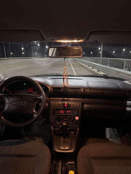 Audi a4 срочно..