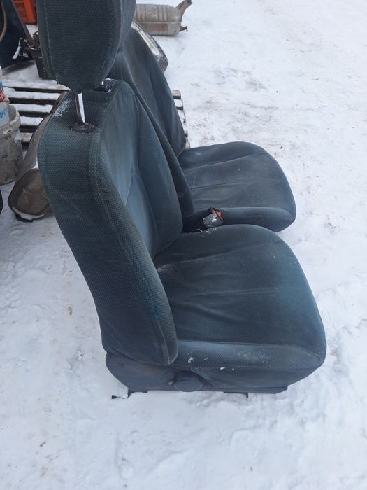 Сиденье на Ниссан Примера