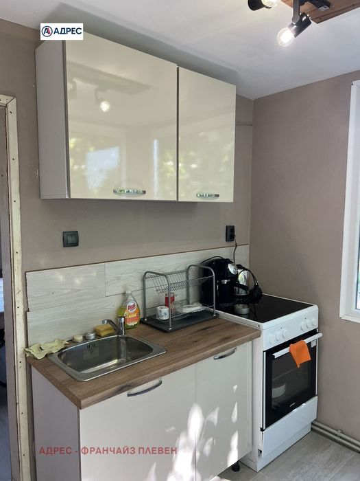 Продава се Къща в Враца, Студентски град - 120 кв.м за 383 €/кв.м - Снимка #3