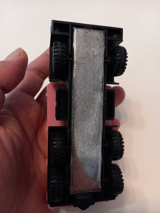 Стари играчки Tonka и Bison, пластмасови интересни колички