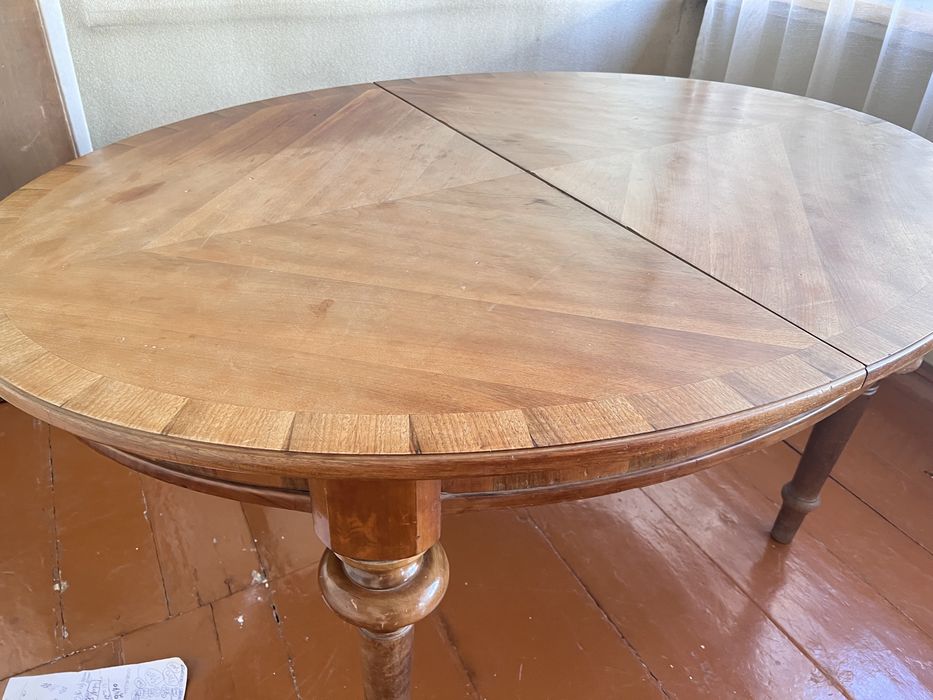 Продается антиквартный дубовый стол