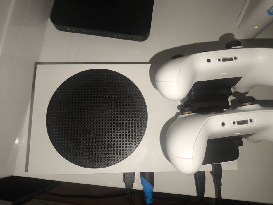 Xbox Series S - Б/У. Есть обмен