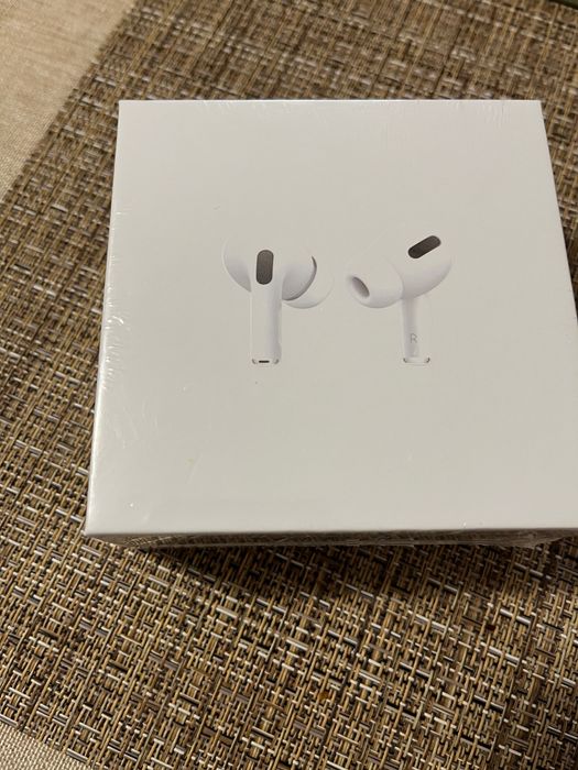 AirPods Pro слушалки
