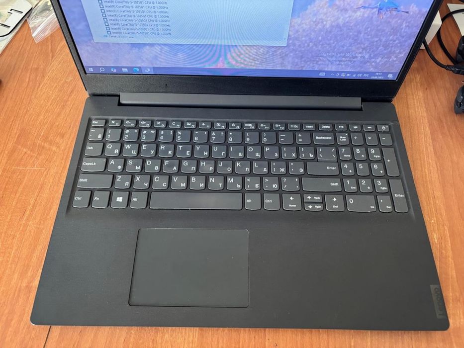 Lenovo i5-1035G1