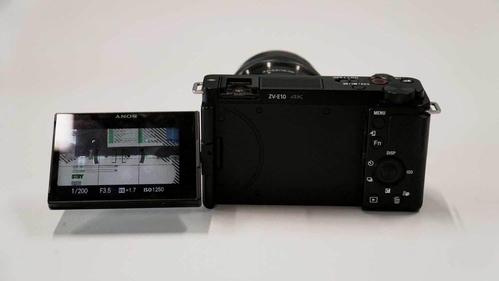 Продам Sony ZV-E10
