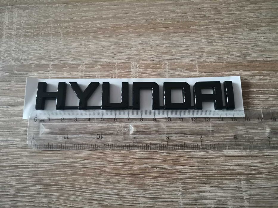 Надпис Hyundai черен гланц