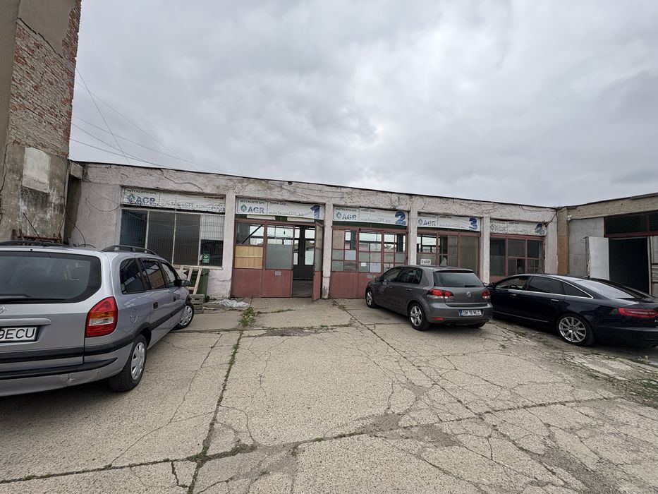 Garaj de închiriat – 190 mp, cu groapă, birou și spații de depozitare