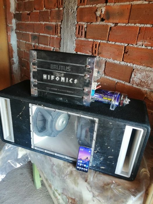 Бас каса  с усилвател  всичко заедно се продава