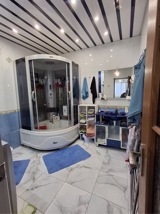 Продам квартиру 4 комн. 15 мкр