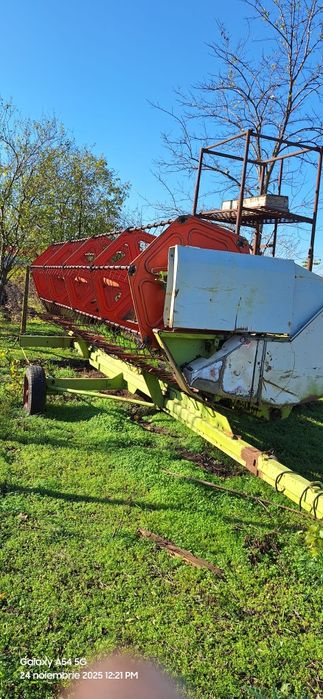 Combina CLAAS Dominator MEGA 208