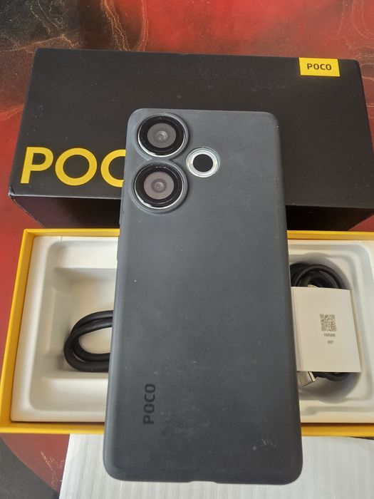 Vând Xiaomi Poco F6  8/256 GB.