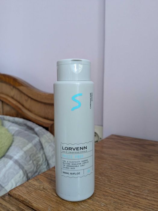 Lorvenn Frizz free shampoo