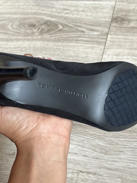 Tommy Hilfiger високи токове