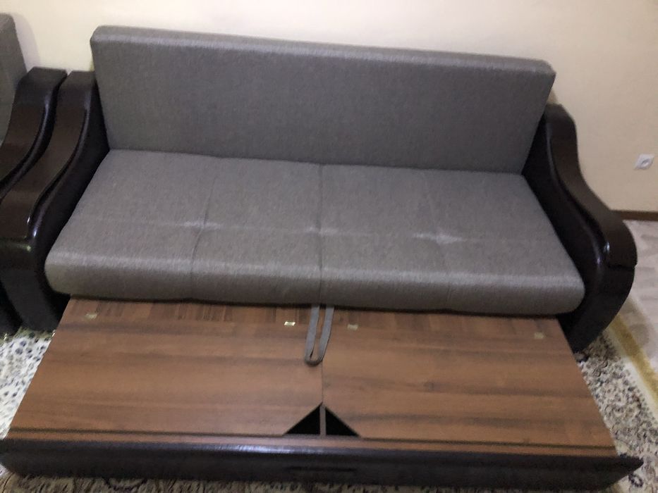 Продам Диван-кровать и креслом
