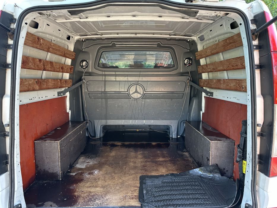 Vând Mercedes Vito 2.2 Diesel 6 Locuri +Marfa An 2006/6+1 Viteze-Inpecabil