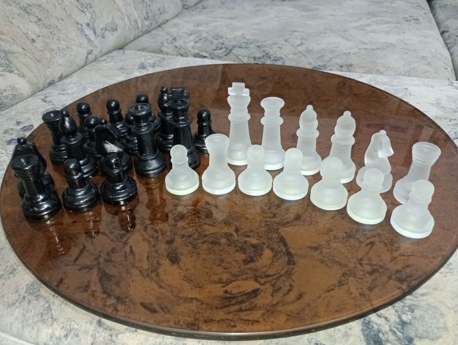 Шахматные фигуры. Не полный комплект