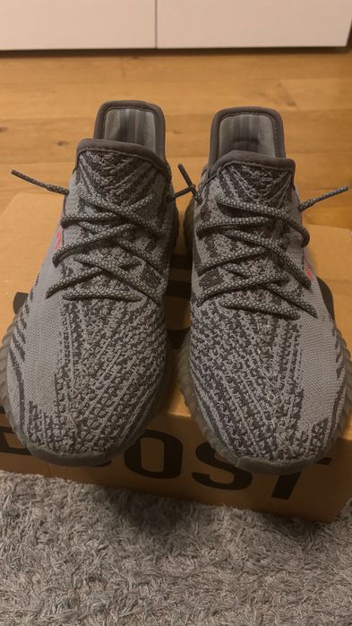Yeezy 350 V2 Beluga