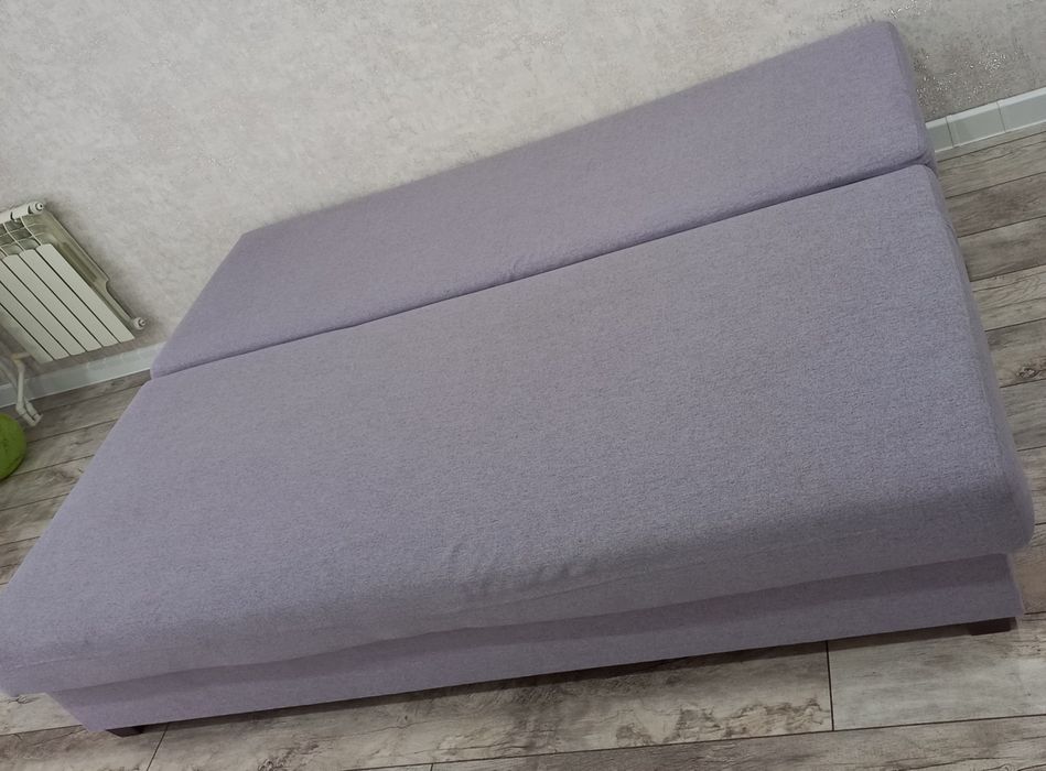 Продам диван б/у . СРОЧНО